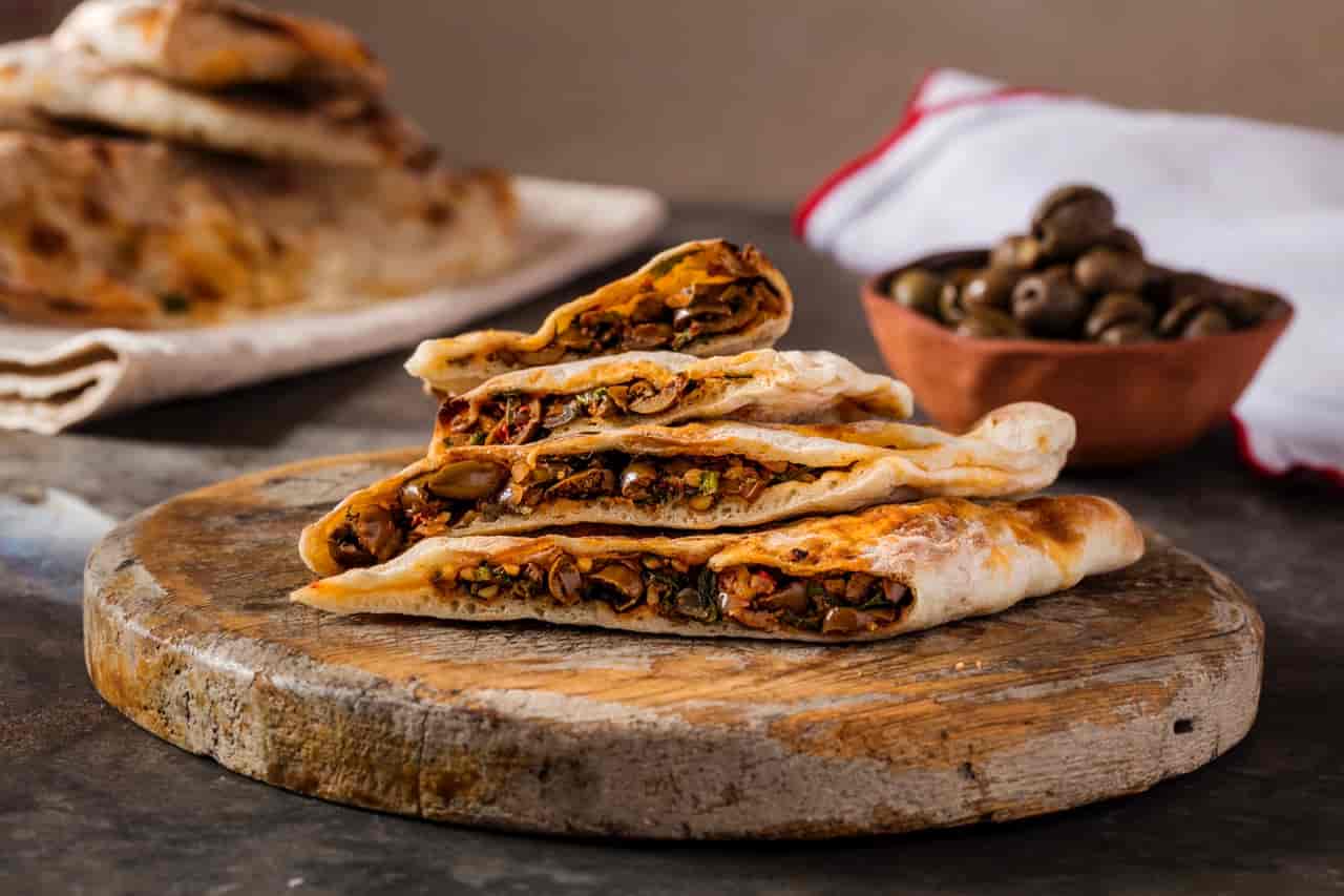 Gaziantep Yeşil Zeytin Böreği 2